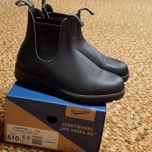 Euc Blundstone boots 510 size 8 WIDE (8.5)